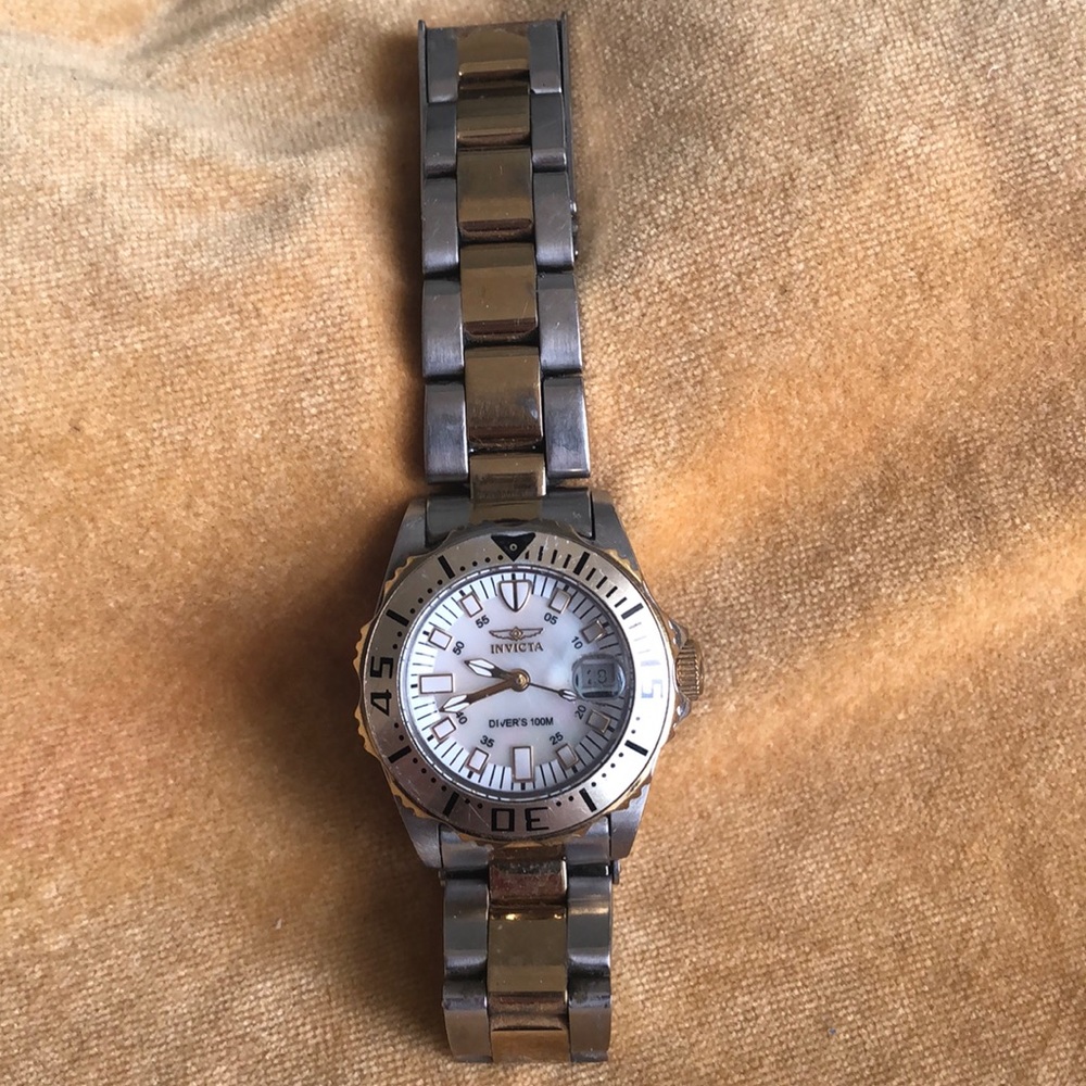 Invicta Divers 100m ladies watch
